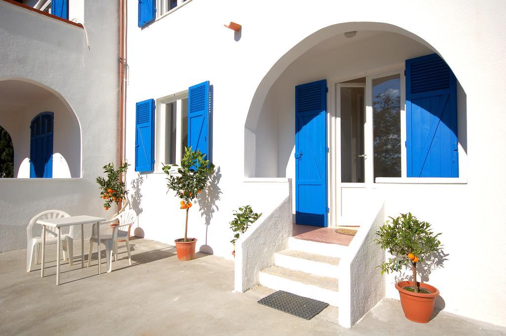 Casa Balena Bianca Appartement Lacona Buitenkant foto